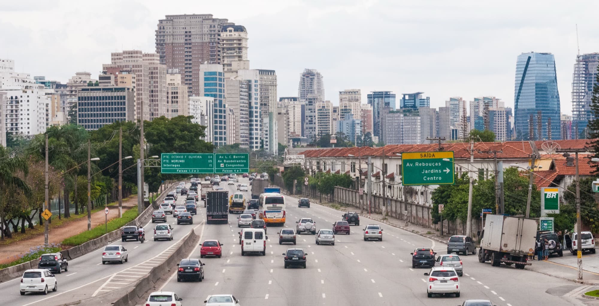 Marginal Pinheiros, uma das principais vias de acesso à Zona Sul de São Paulo.